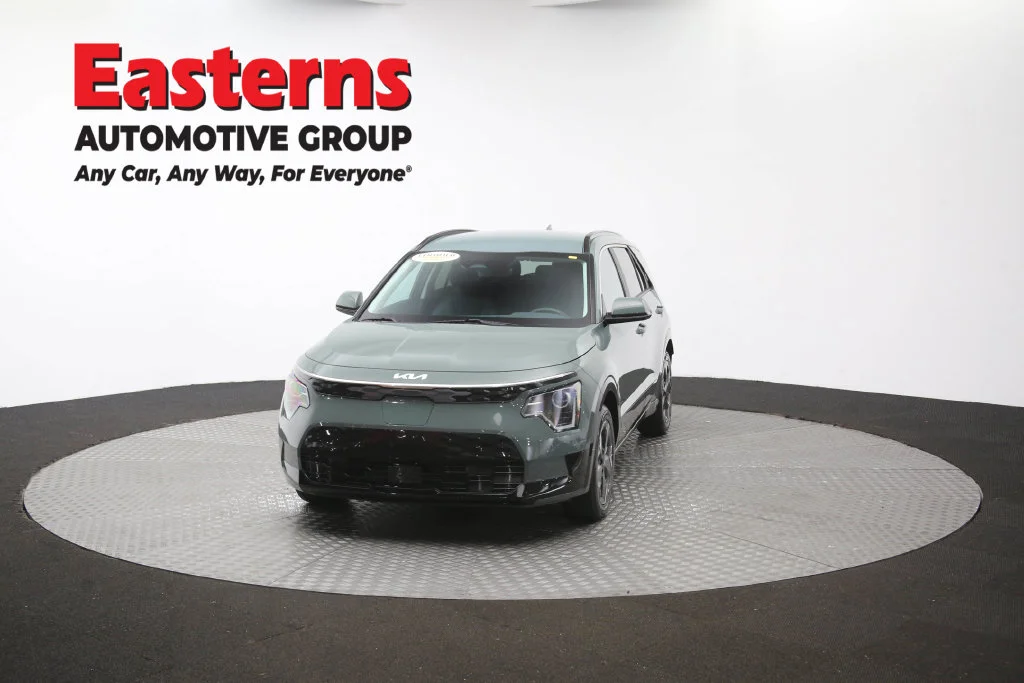 Used 2023 Green Kia Wind image 53