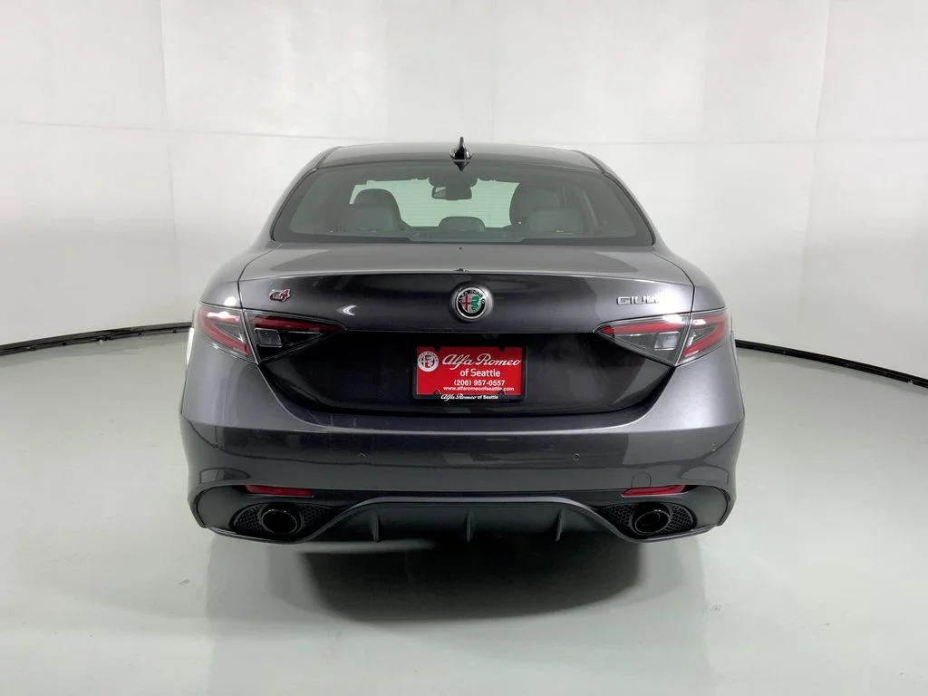 2026 Alfa Romeo Giulia Base - Photo 13