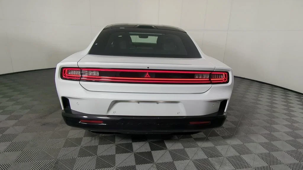 2026 Dodge Charger Daytona Scat Pack - Photo 6