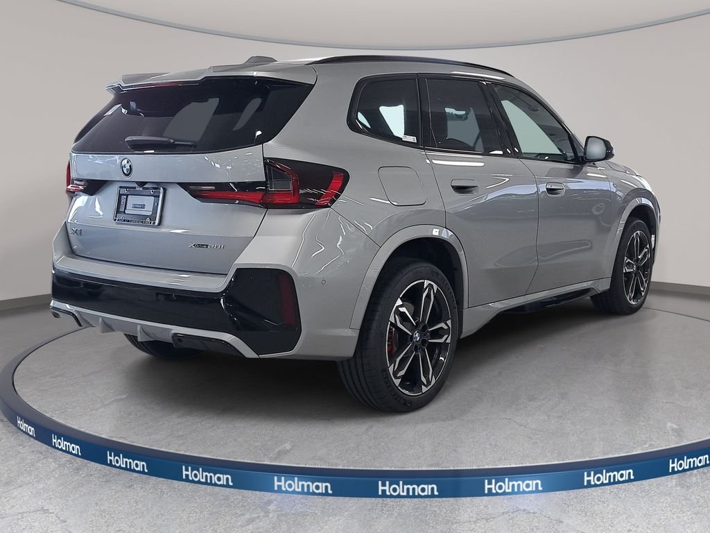 New 2026 Space Silver Metallic BMW xDrive28i image 4