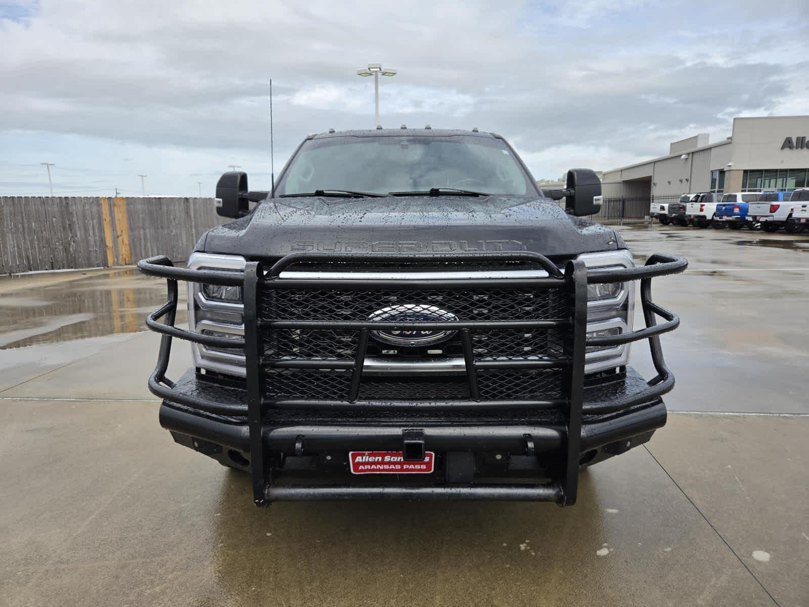 Used 2023 Agate Black Metallic Ford LARIAT image 8