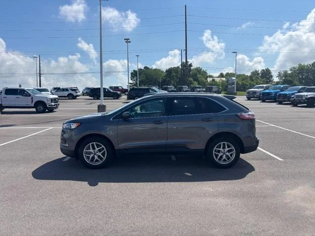 Used 2024 Carbonized Gray Metallic Ford  image 6