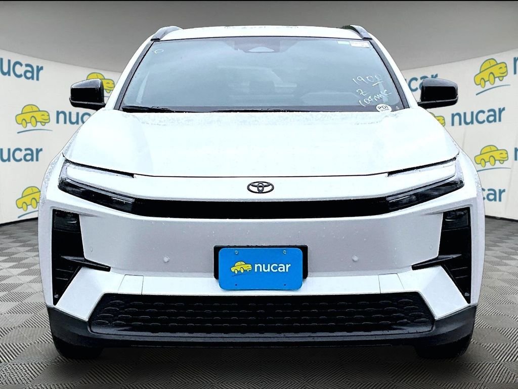 New 2026 Wind Chill Pearl Toyota SE image 3
