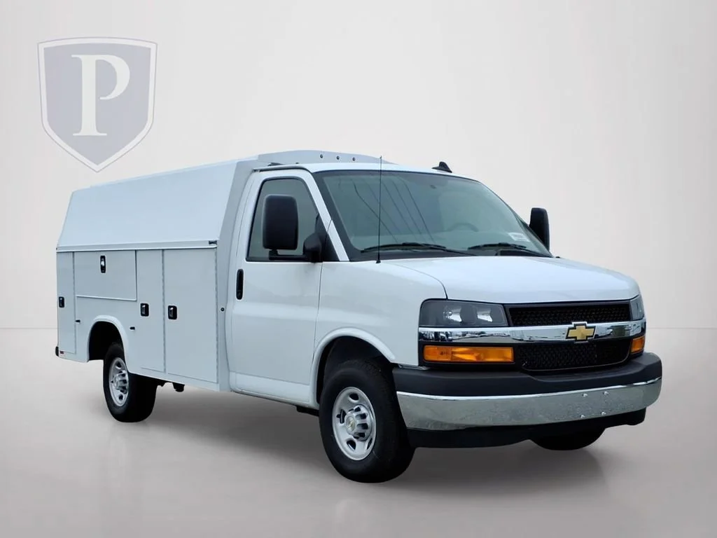 New 2025 Summit White Chevrolet 1WT image 1