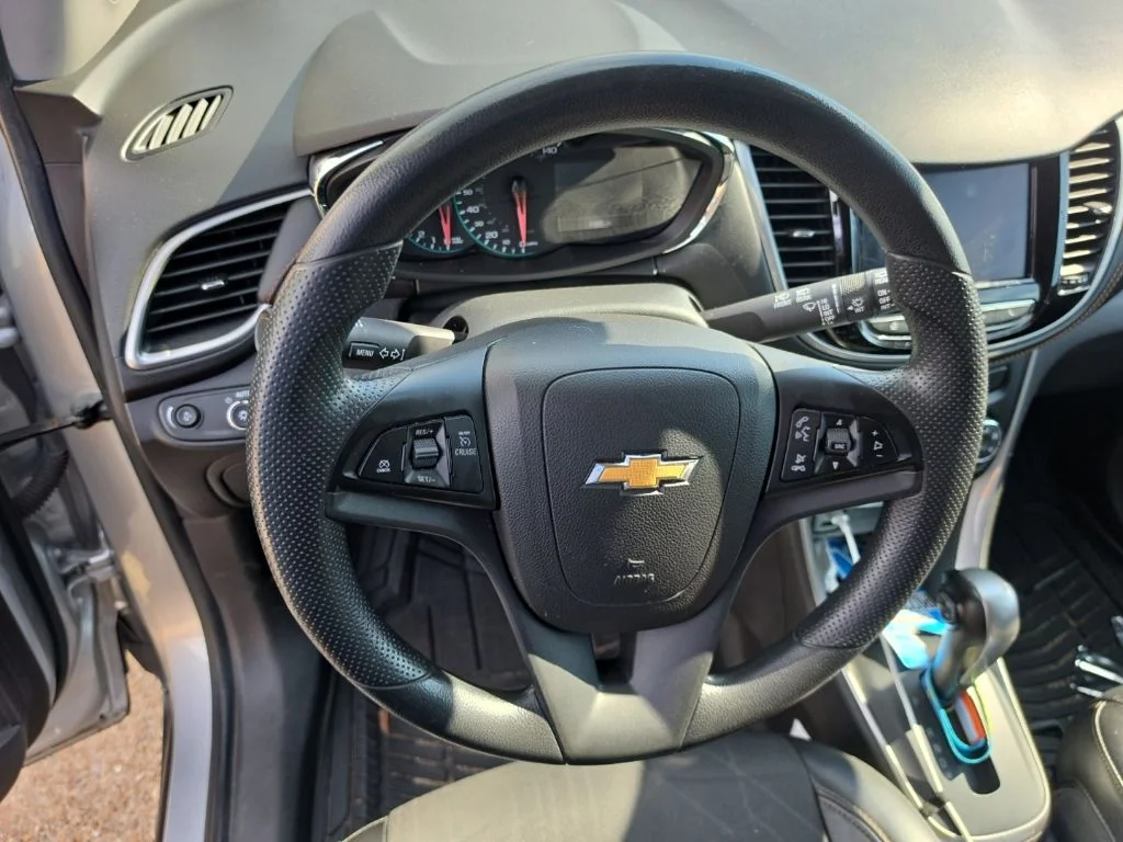 Used 2021 Silver Chevrolet LT image 18