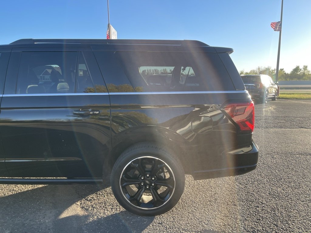 2022 Ford Expedition MAX Limited photo 4