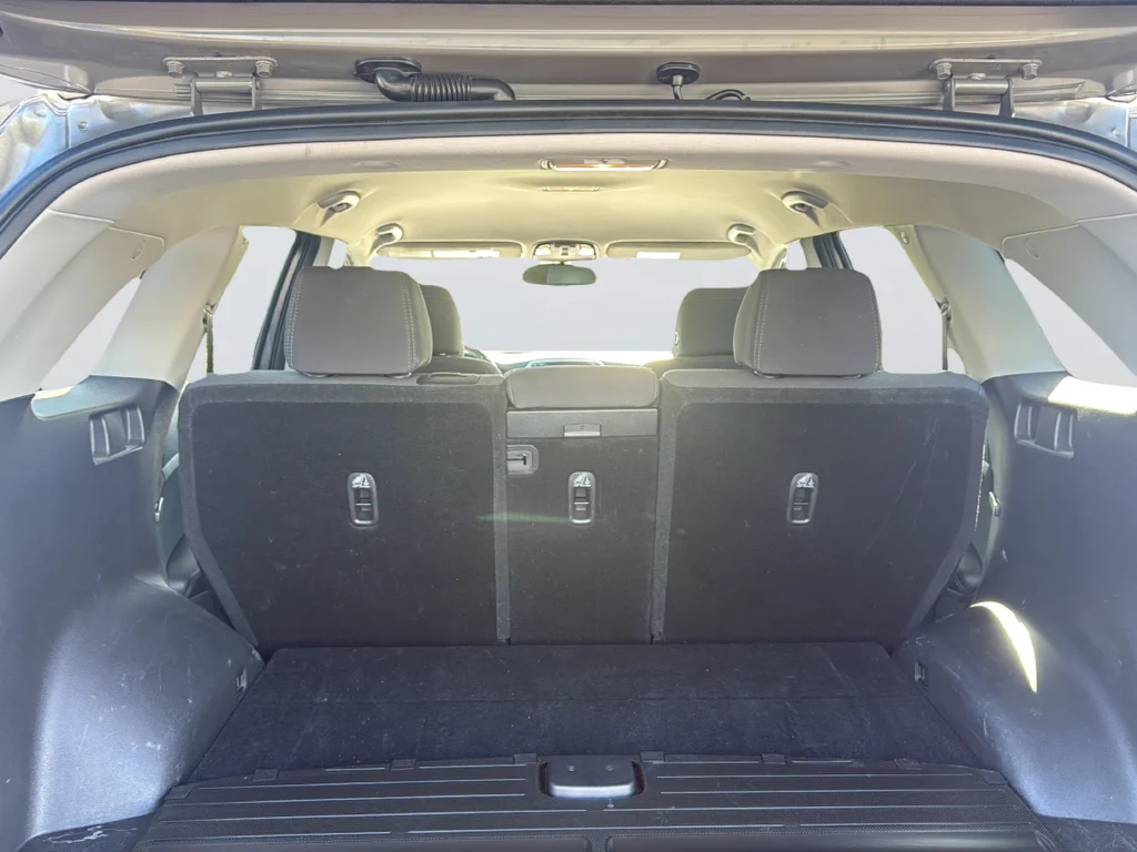 Used 2017 Silver Kia LX image 27