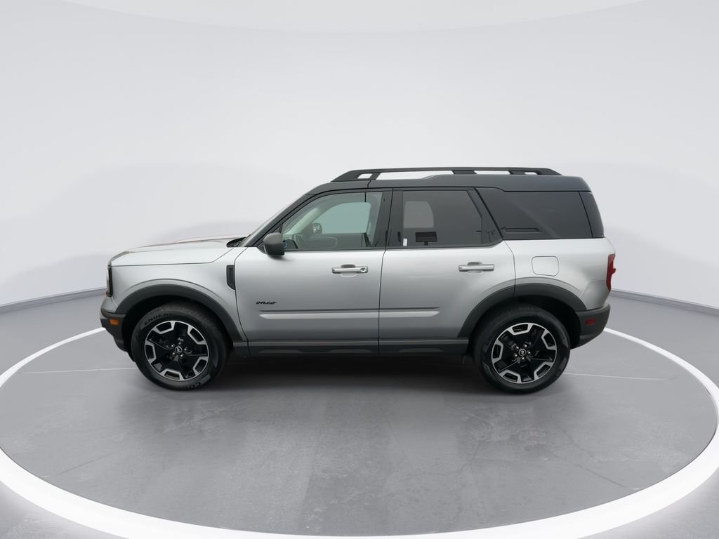 Used 2022 Silver Metallic Ford Outer Banks image 5