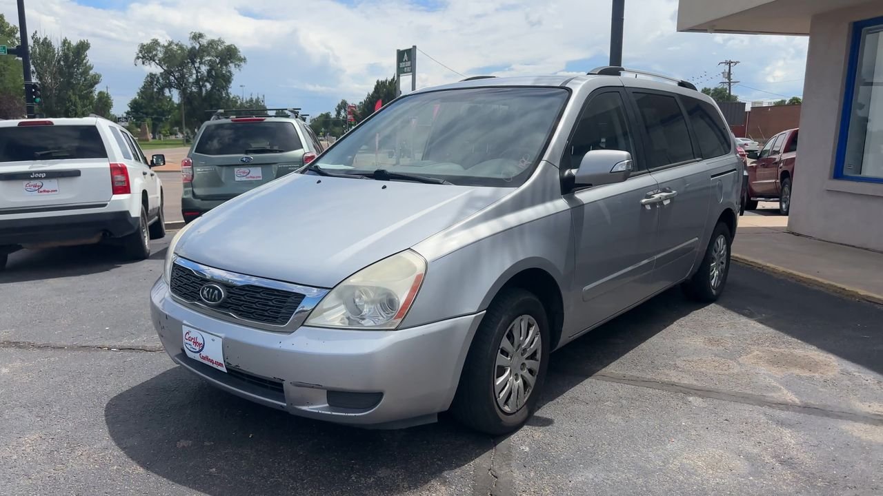 2011 Kia Sedona LX photo 3