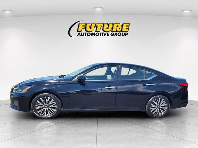 Used 2023 Black Nissan 2.5 SV image 6