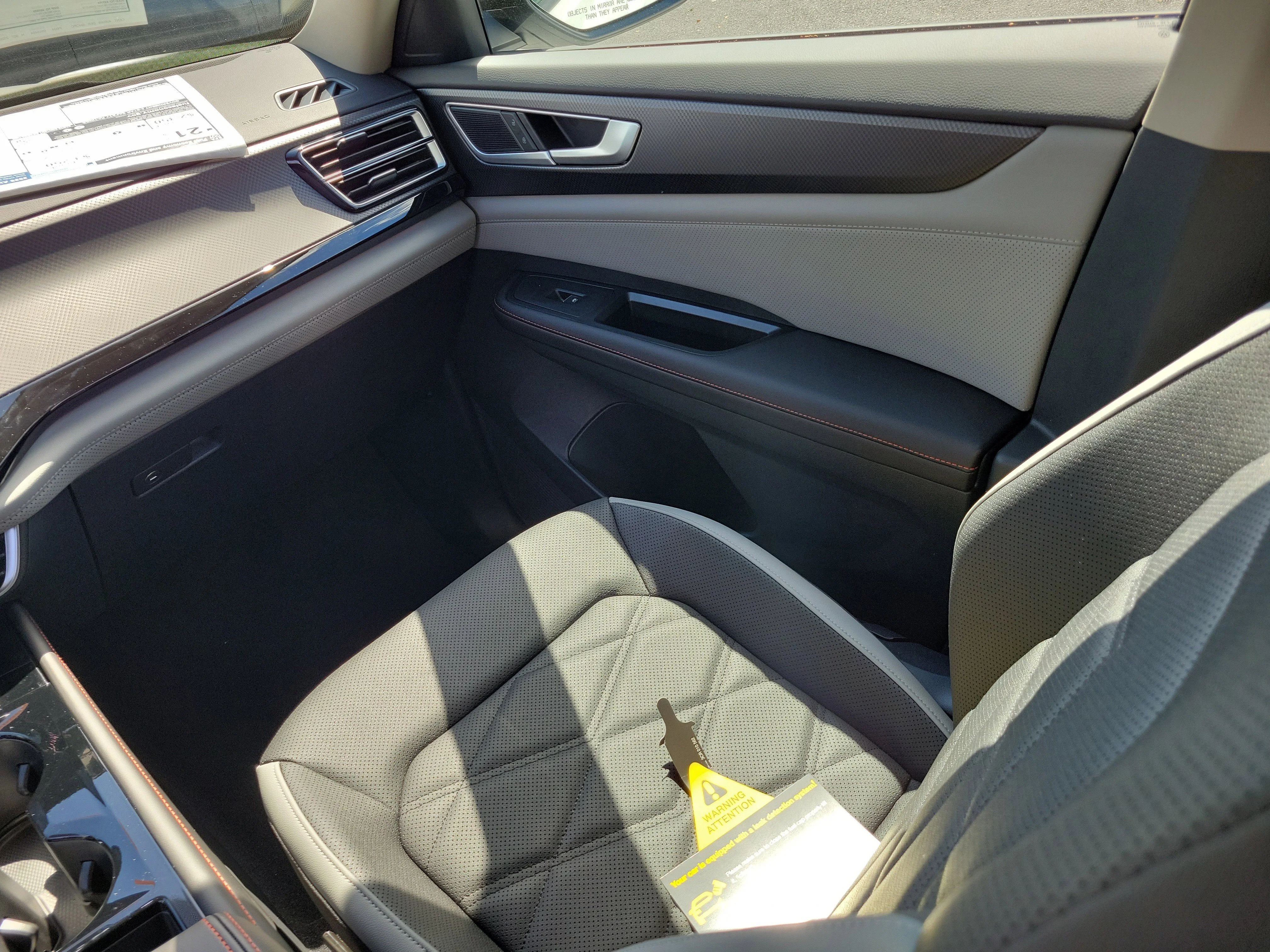 New 2026 White Volkswagen Peak Edition image 4