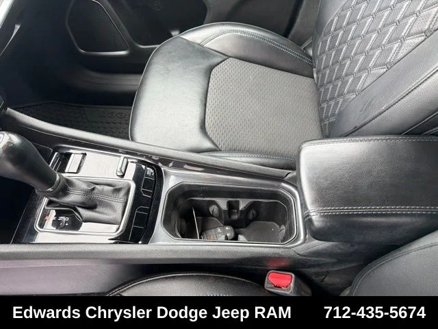 Used 2023 Gray Jeep Latitude image 19