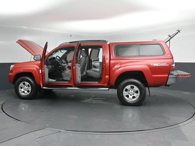 Used 2013 Red Toyota Base image 55