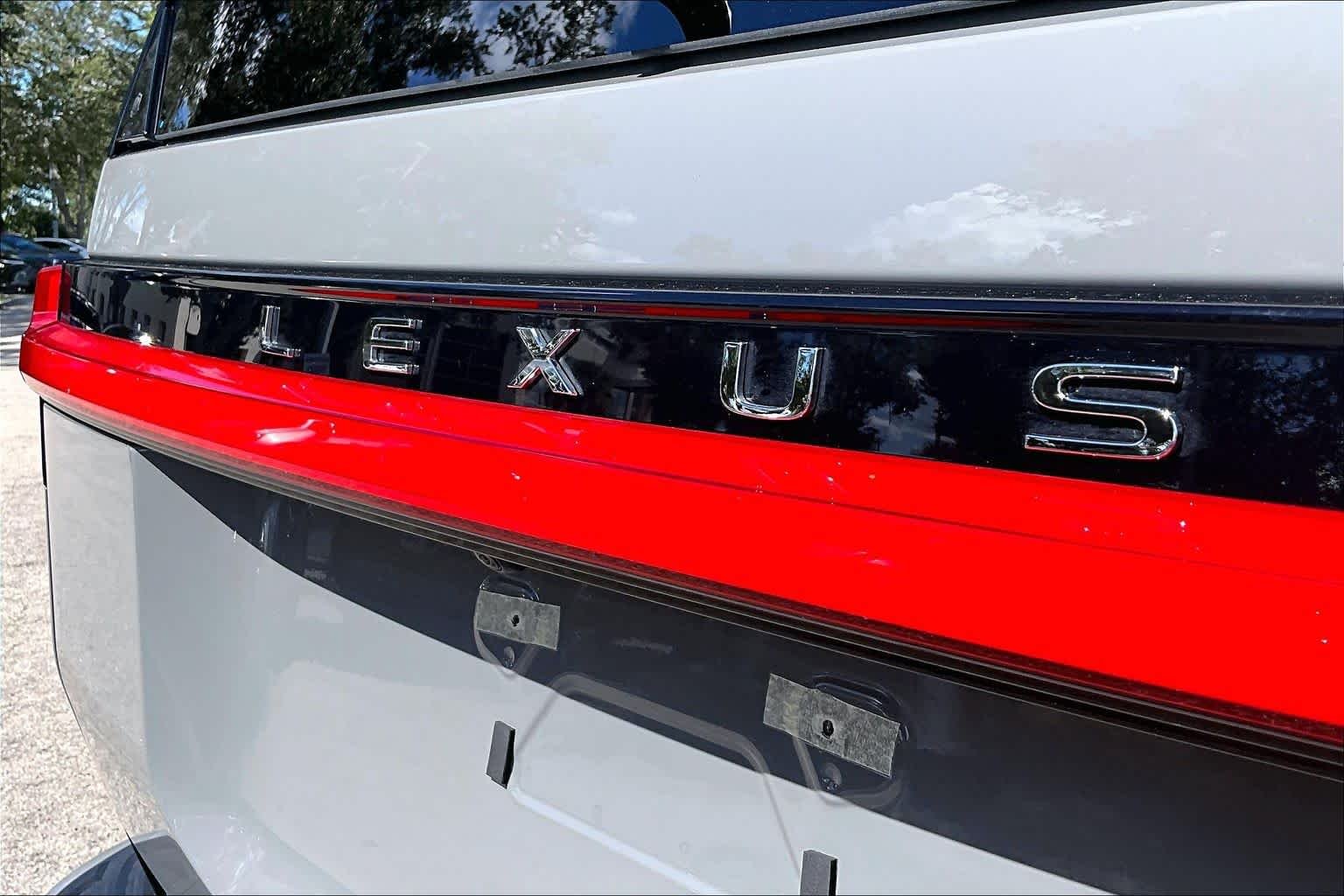 Certified Used 2026 INCOGNITO Lexus Premium+ image 31