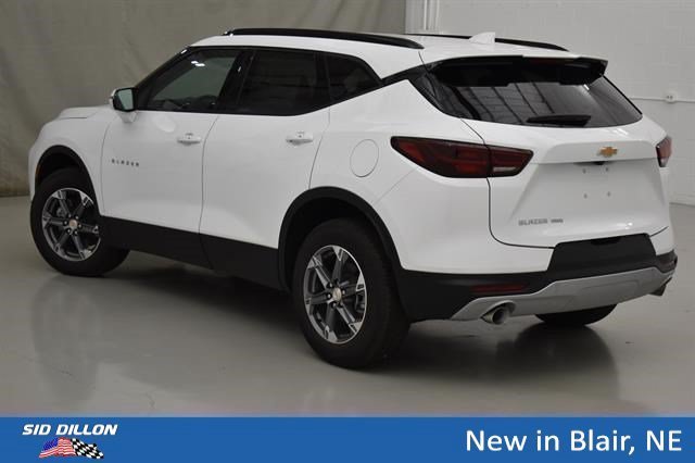 New 2026 Summit White Chevrolet 3LT image 13