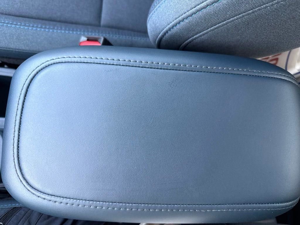 New 2026 Ruby Red Metallic Tinted Clearcoat Ford XLT image 36