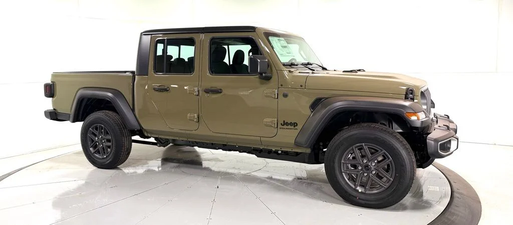 2026 Jeep Gladiator Sport Auto's photo