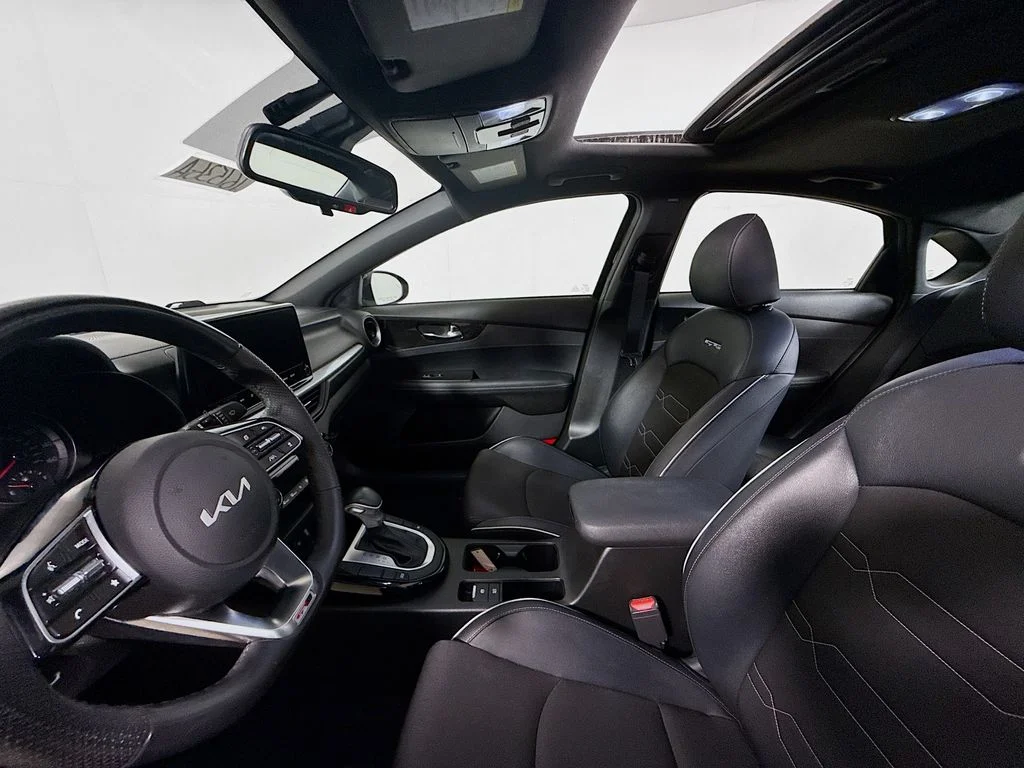 Used 2023 Aurora Black Kia GT-Line image 23
