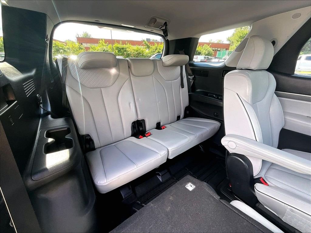 Used 2023 White Hyundai SEL image 16