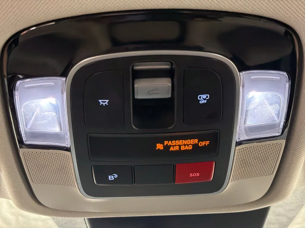 Used 2025 Creamy White Pearl Hyundai SEL Convenience image 18