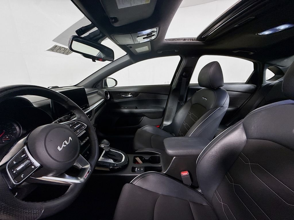 Used 2023 Aurora Black Kia GT-Line image 23