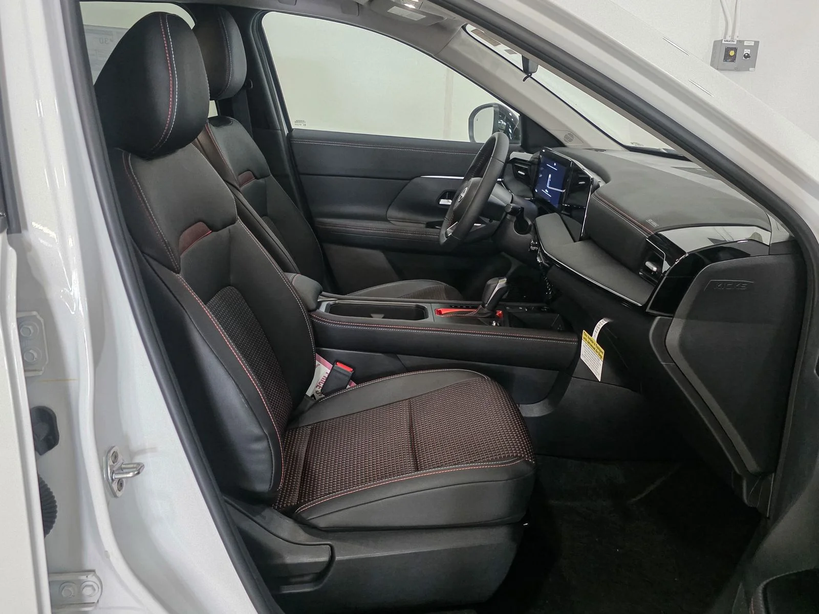 2026 Nissan KICKS SR AWD - Photo 21
