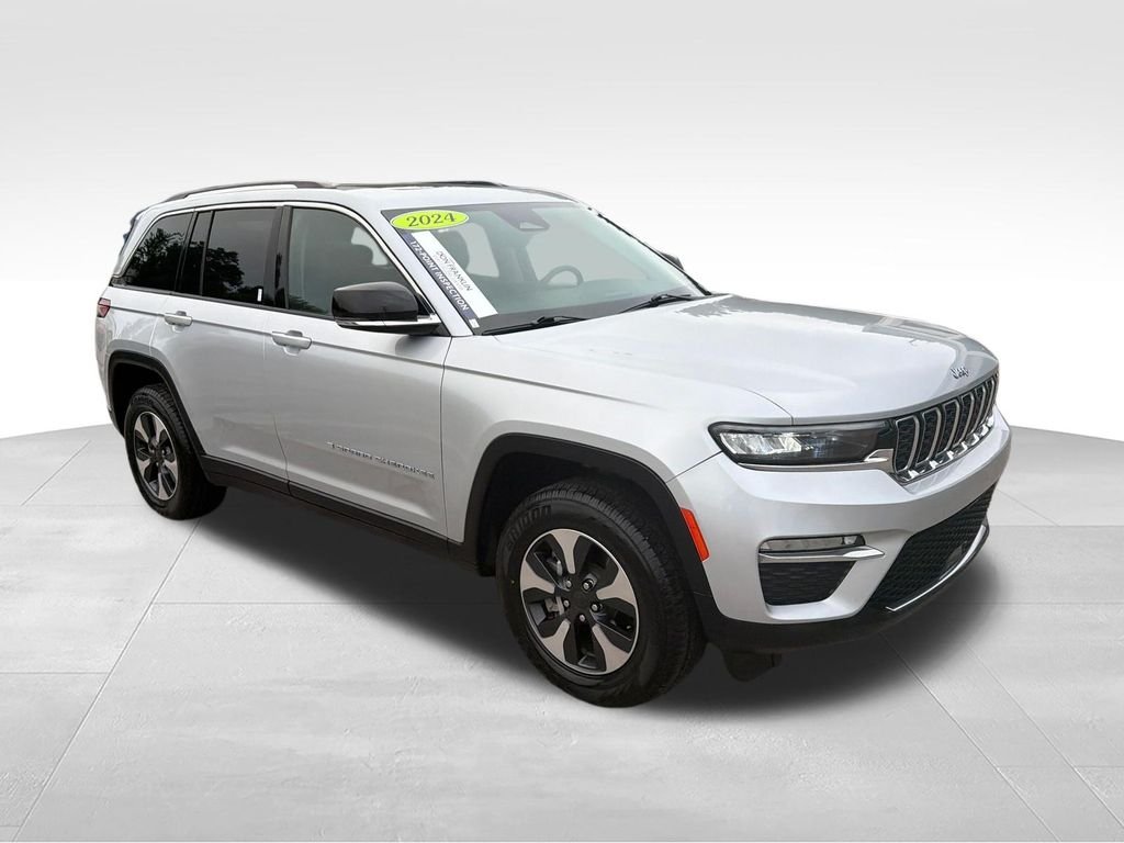 Used 2024 Silver Jeep 4xe image 7