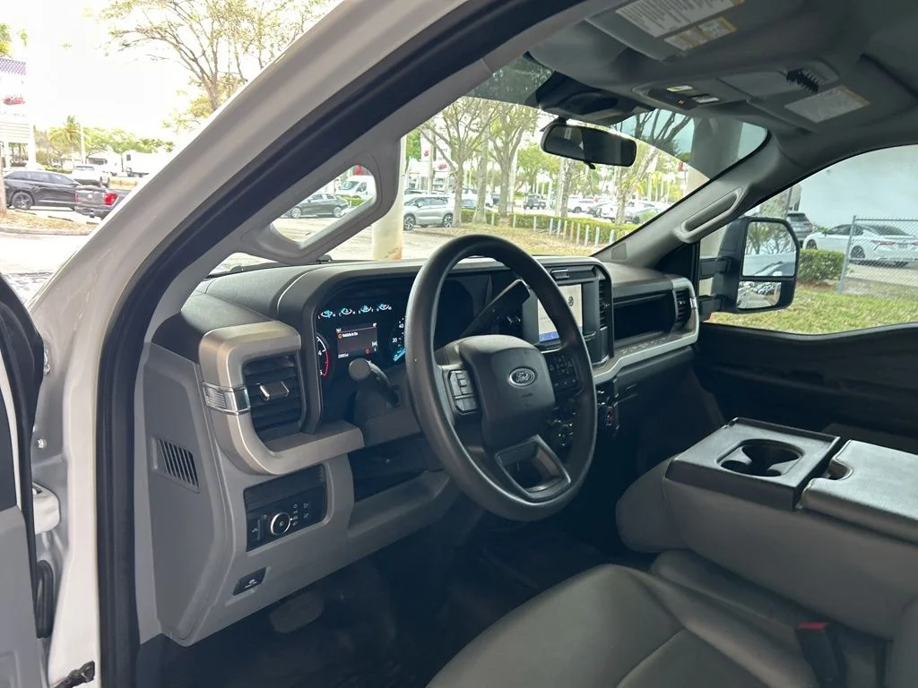 Used 2025 White Ford XL image 7