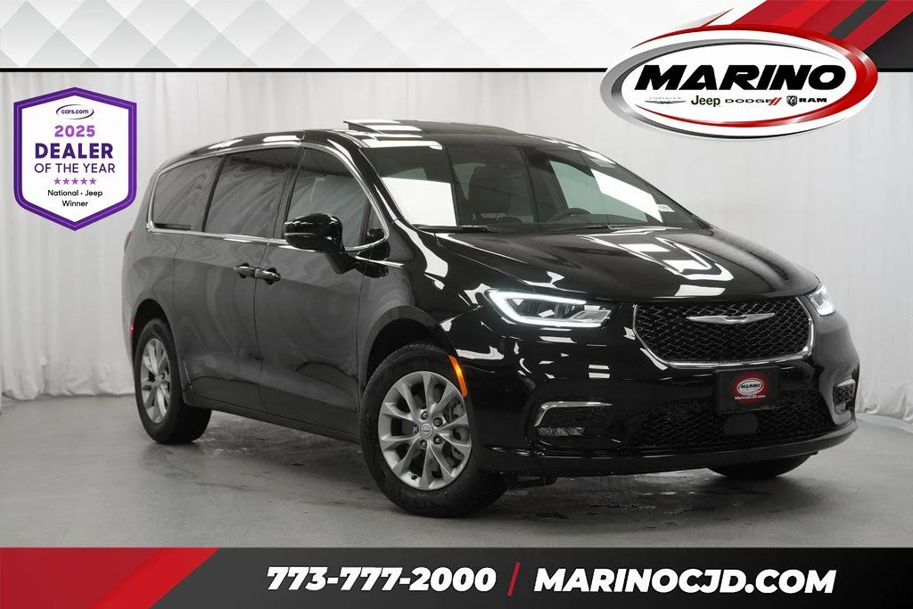 2026 Chrysler Pacifica Select AWD's photo