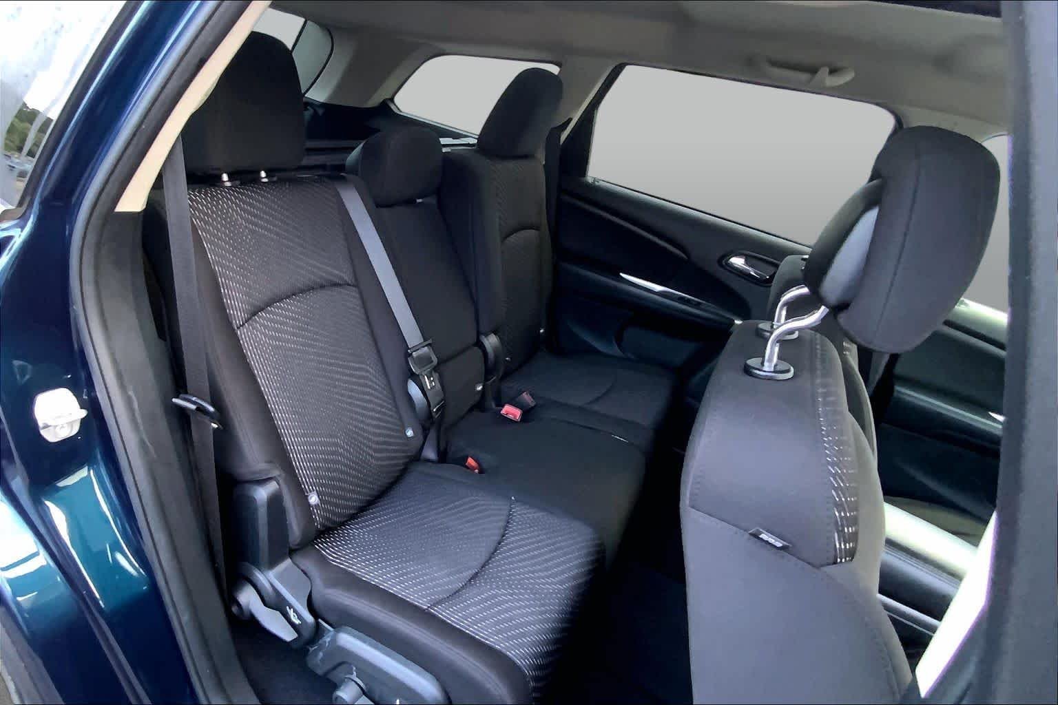 Used 2014 Fathom Blue Pearlcoat Dodge SXT image 17