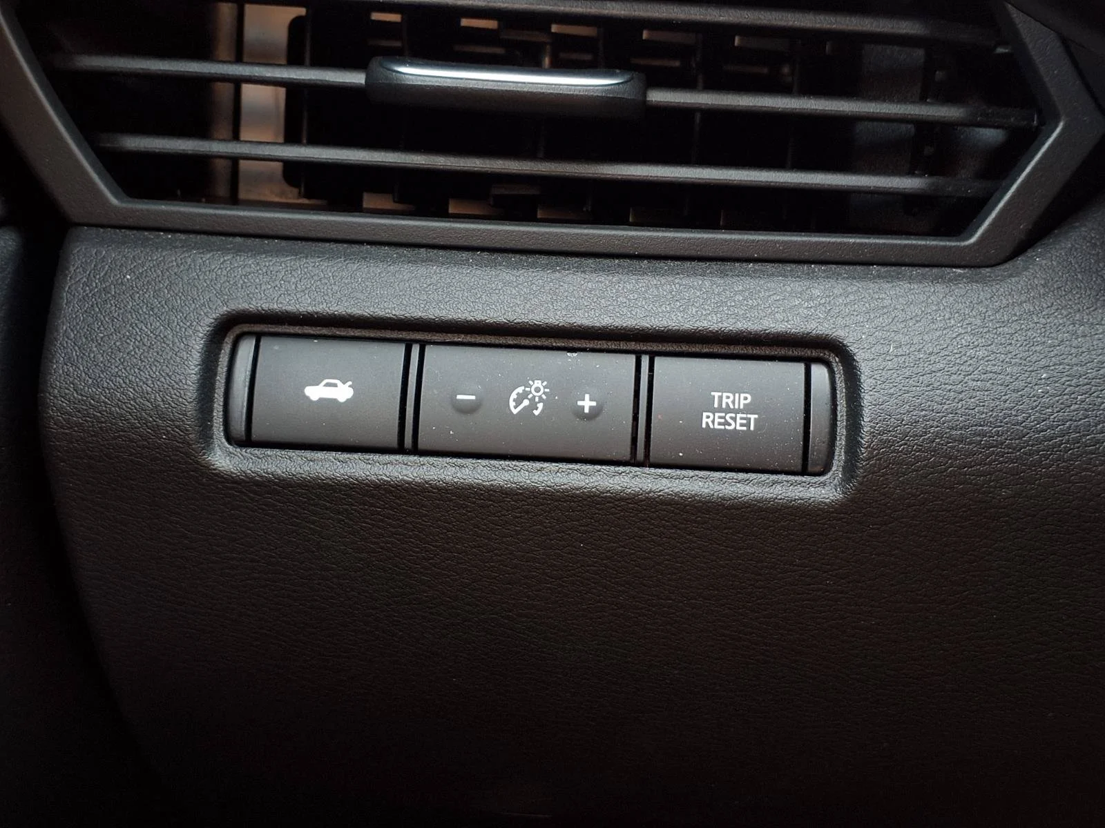 Used 2025 Glacier White Nissan SV image 14