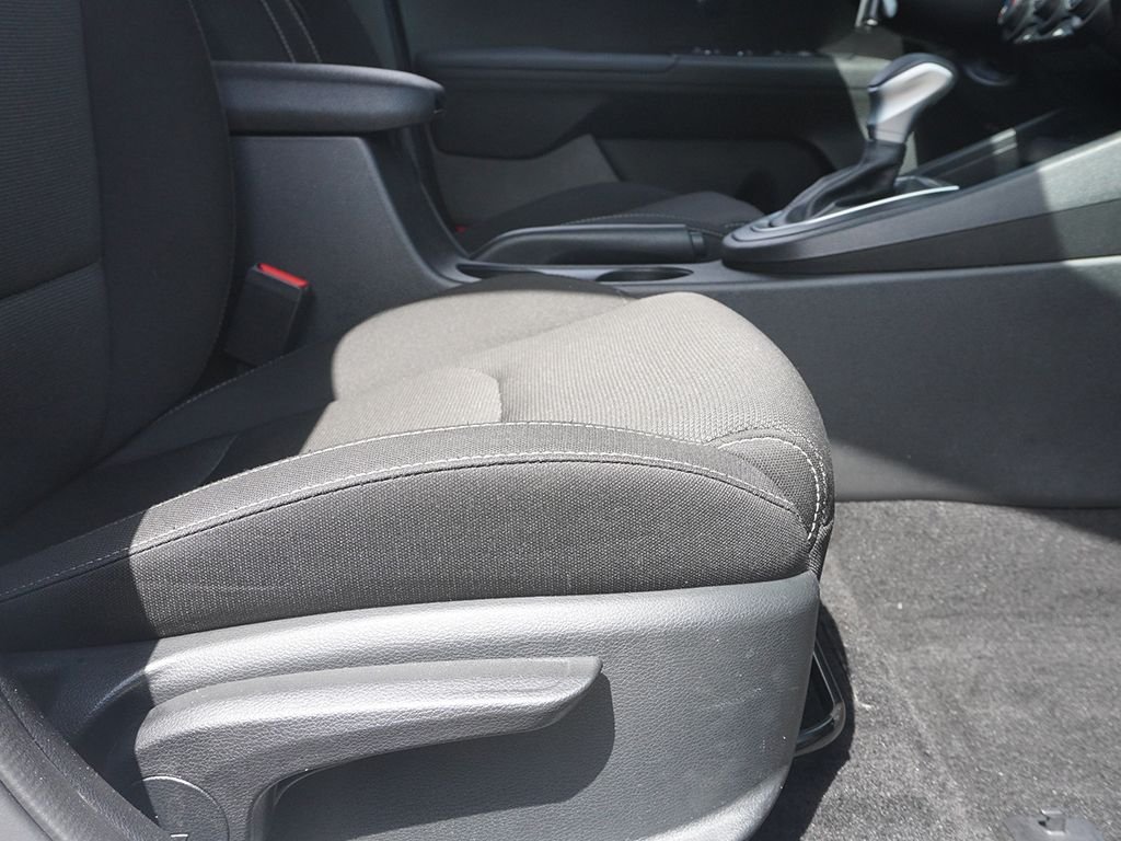 Used 2024 White Kia LXS image 27
