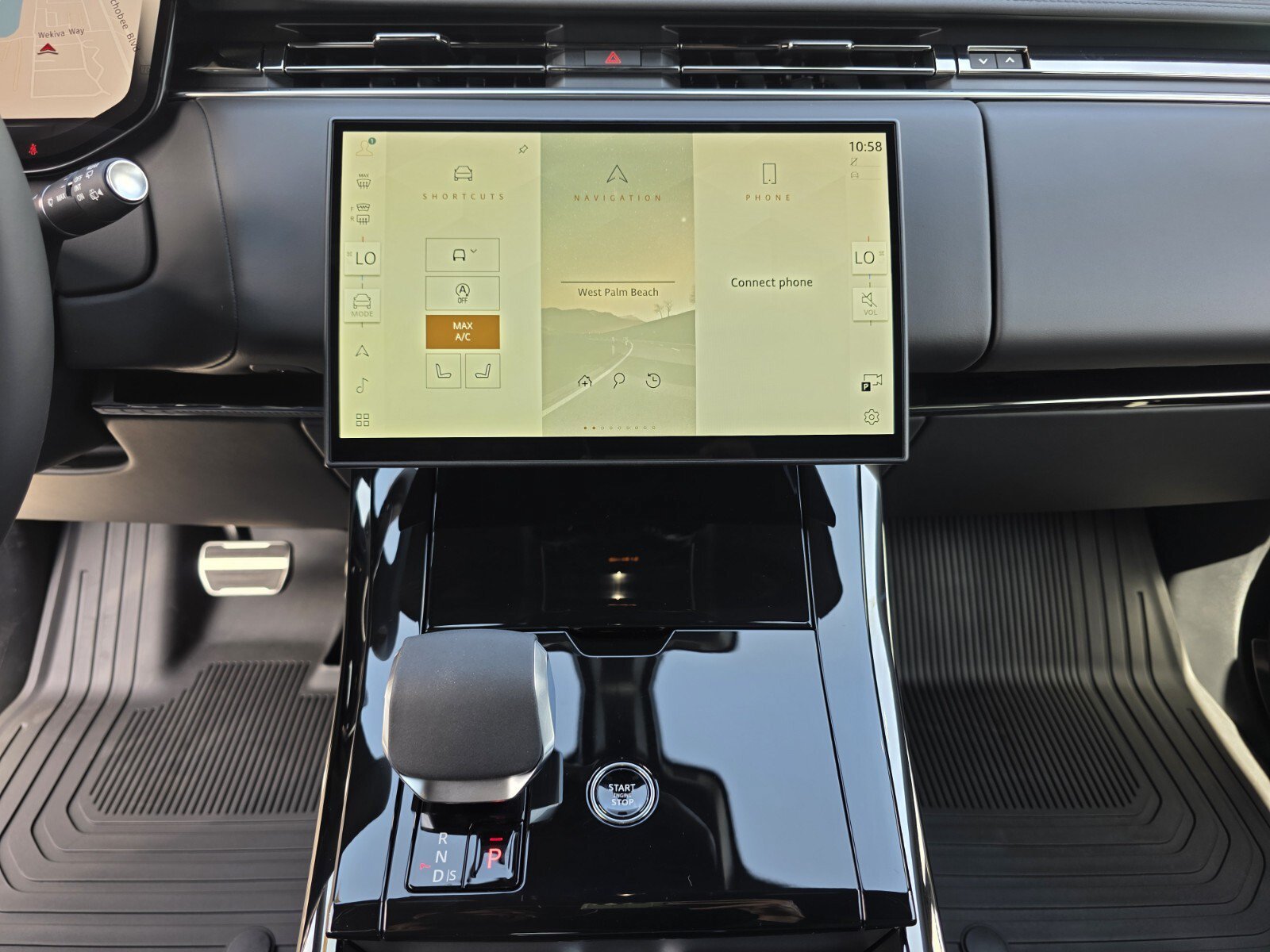 New 2026 Borasco Grey Land Rover P400 Dynamic SE image 17