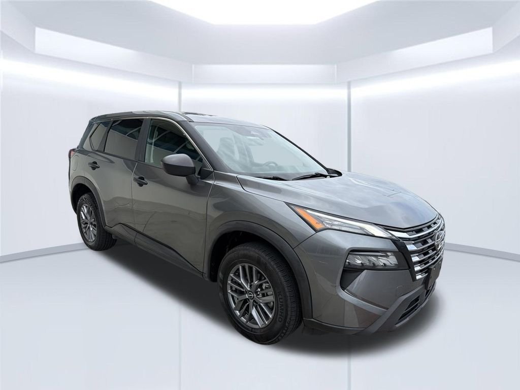 Used 2024 Gray Nissan S image 9