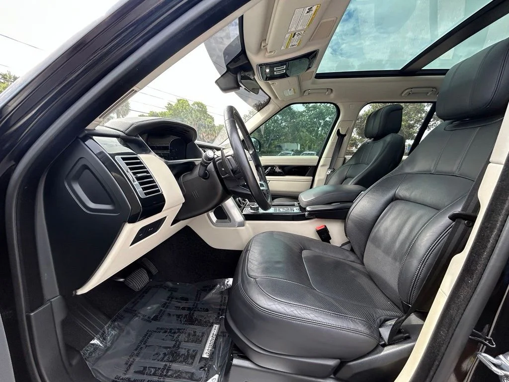 Used 2020 Santorini Black Land Rover HSE image 9