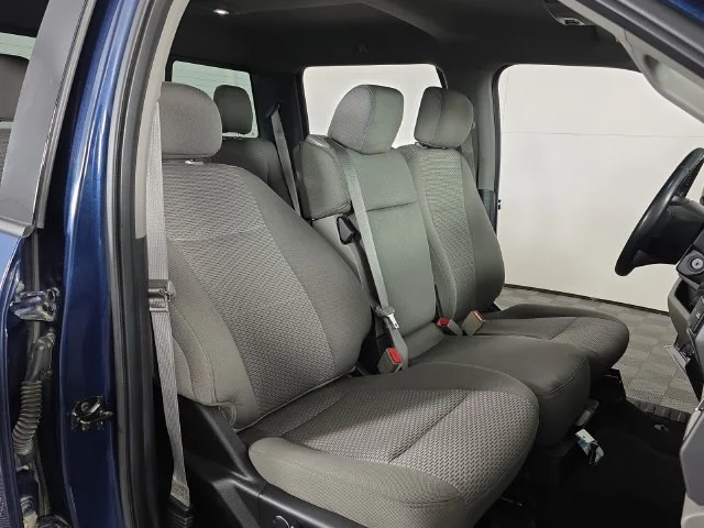 Used 2018 Blue Ford XLT image 29