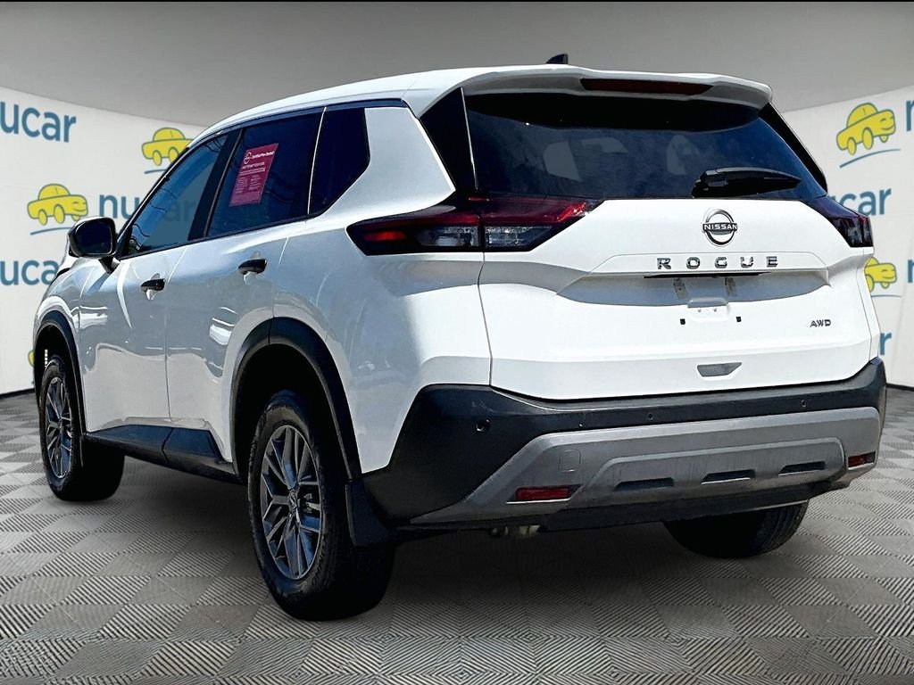 Used 2023 White Nissan S image 4