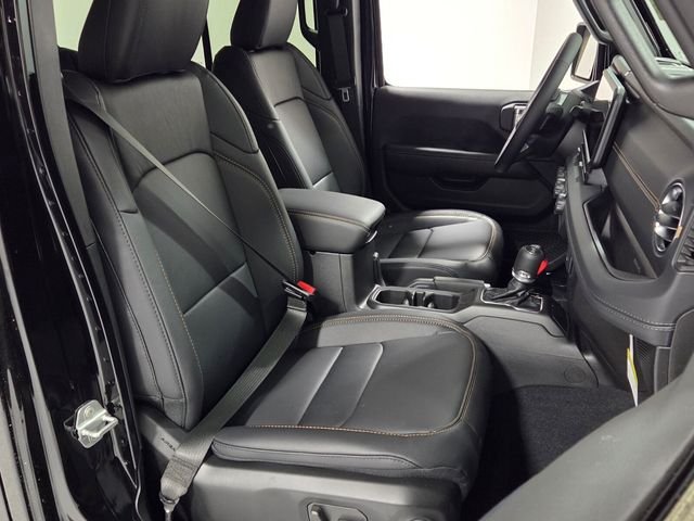 New 2026 Black Clear-Coat Exterior Paint Jeep Sahara image 16