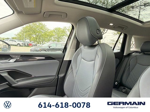 New 2026 Deep Black Pearl Volkswagen 2.0T SE image 22