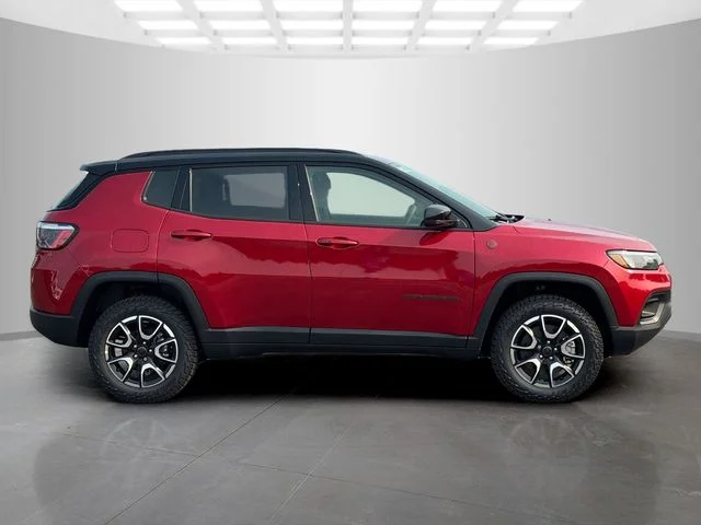 New 2026 Red Hot Pearl-Coat Exterior Paint Jeep Trailhawk image 8