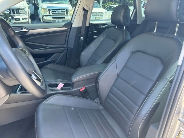 Used 2022 Silver Volkswagen 1.5T SE image 6