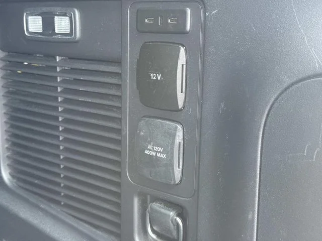 Certified Used 2025 Oxford White Ford Active image 19