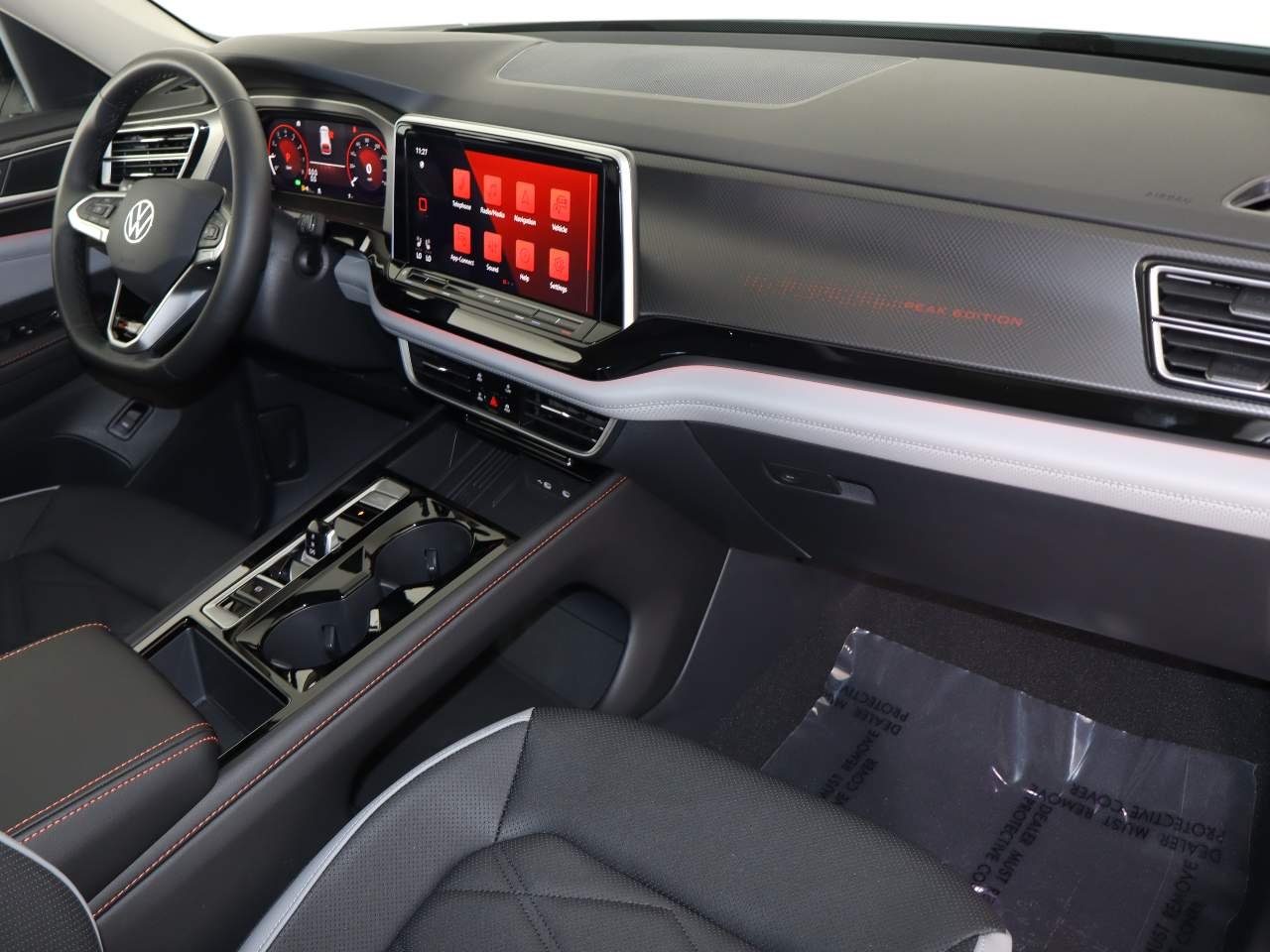 New 2026 OPAL WHITE PEARL Volkswagen Peak Edition 4Motion image 13