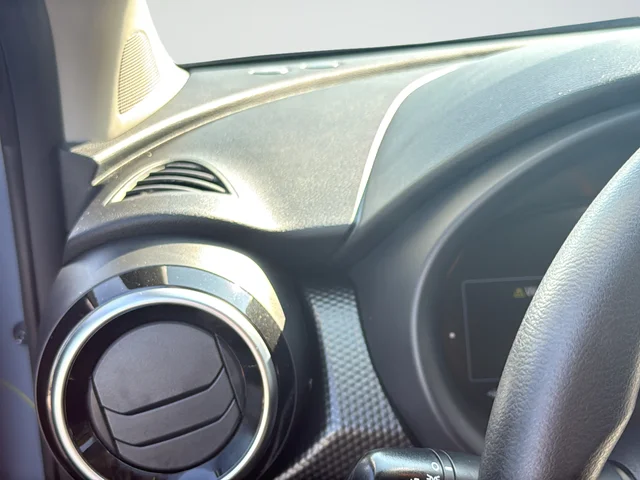 Used 2022 Gray Nissan SV image 31