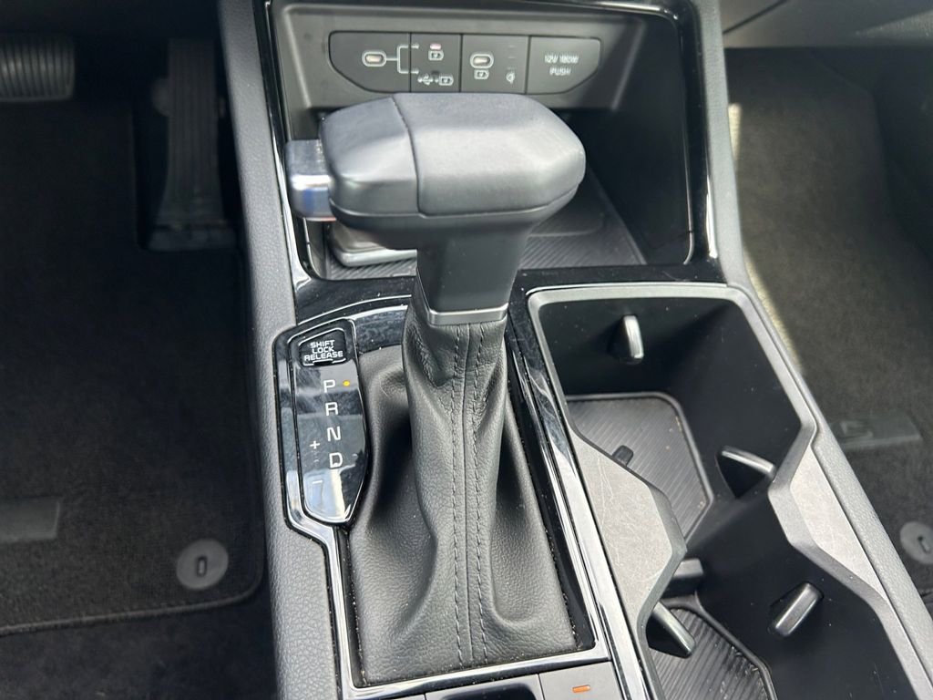 Used 2025 Black Kia EX image 33