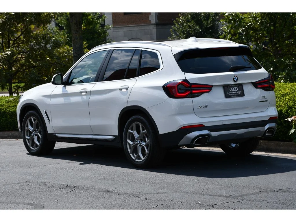 Used 2022 Alpine White BMW xDrive30i image 6