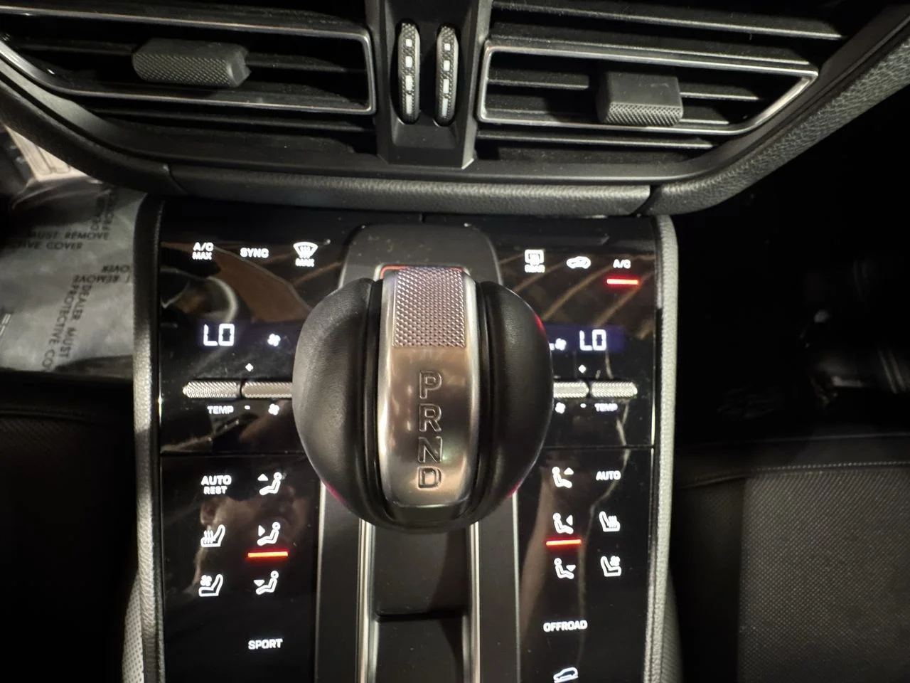 2024 Porsche Macan Base - Photo 28