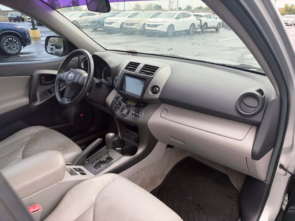 Used 2009 Silver Toyota Limited image 17