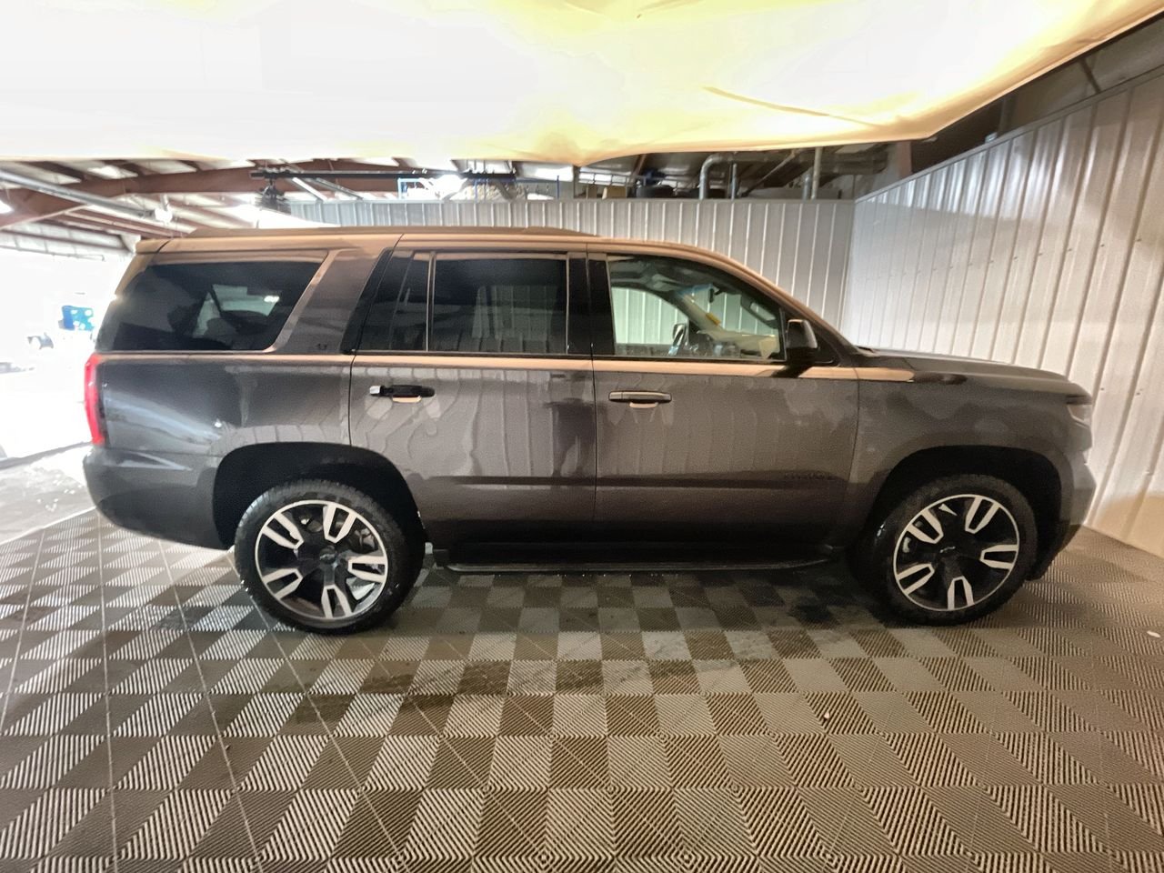 Used 2018 TUNGSTEN METALLIC Chevrolet LT image 32