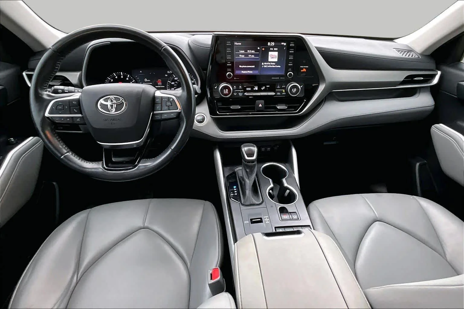 Used 2021 Magnetic Gray Metallic Toyota XLE image 15